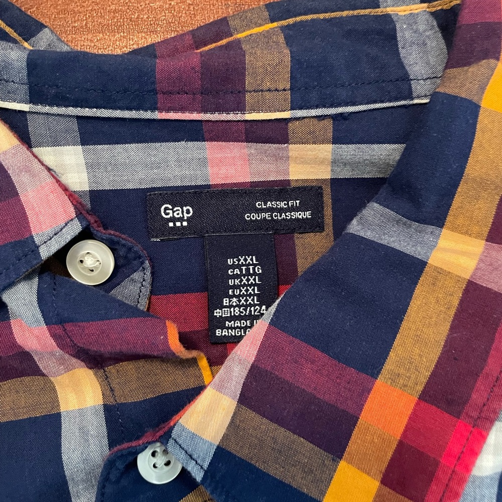 GAP Button Down - Picture 3 of 4